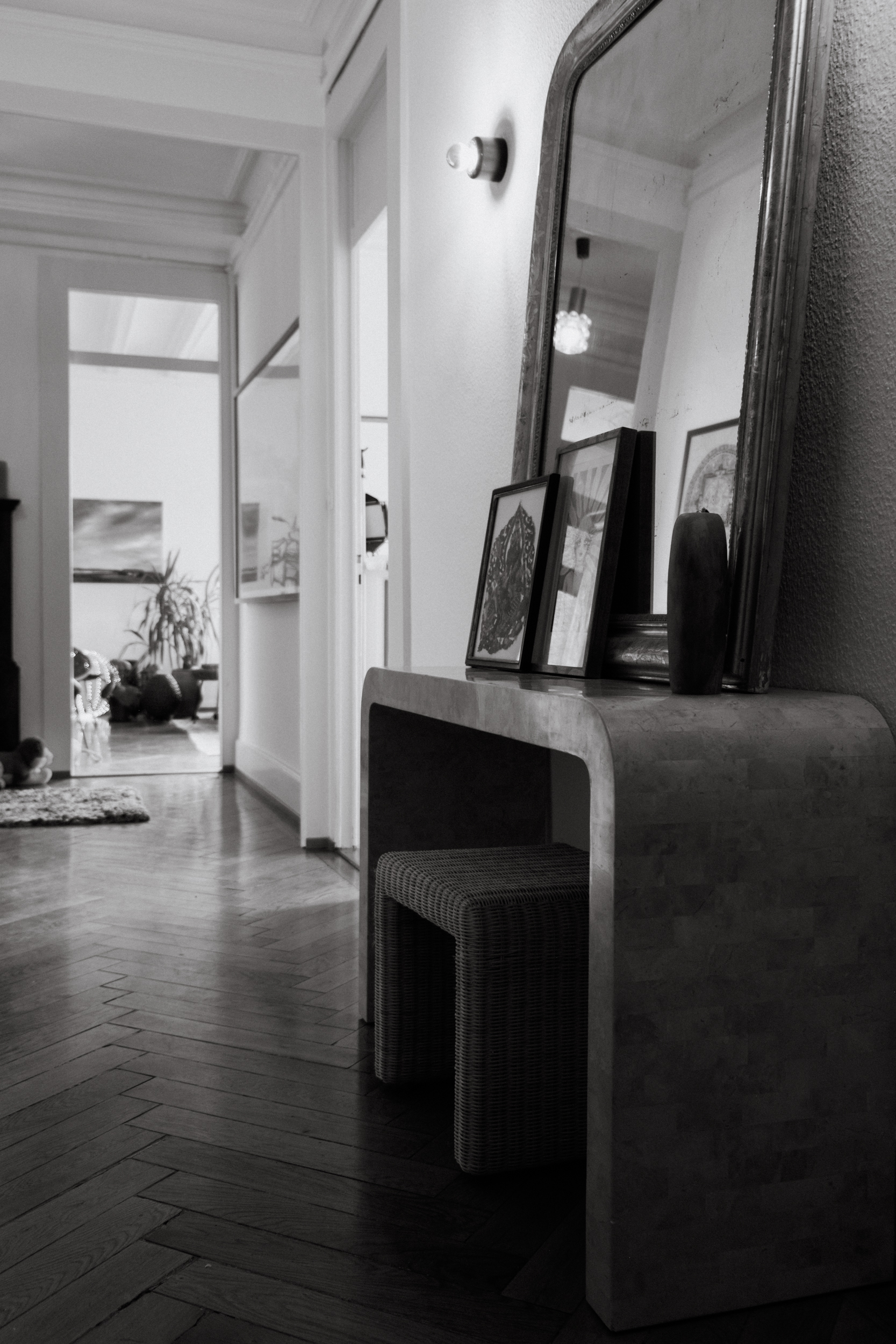 The hallway that brings guests to the 'salon' for Le Trente