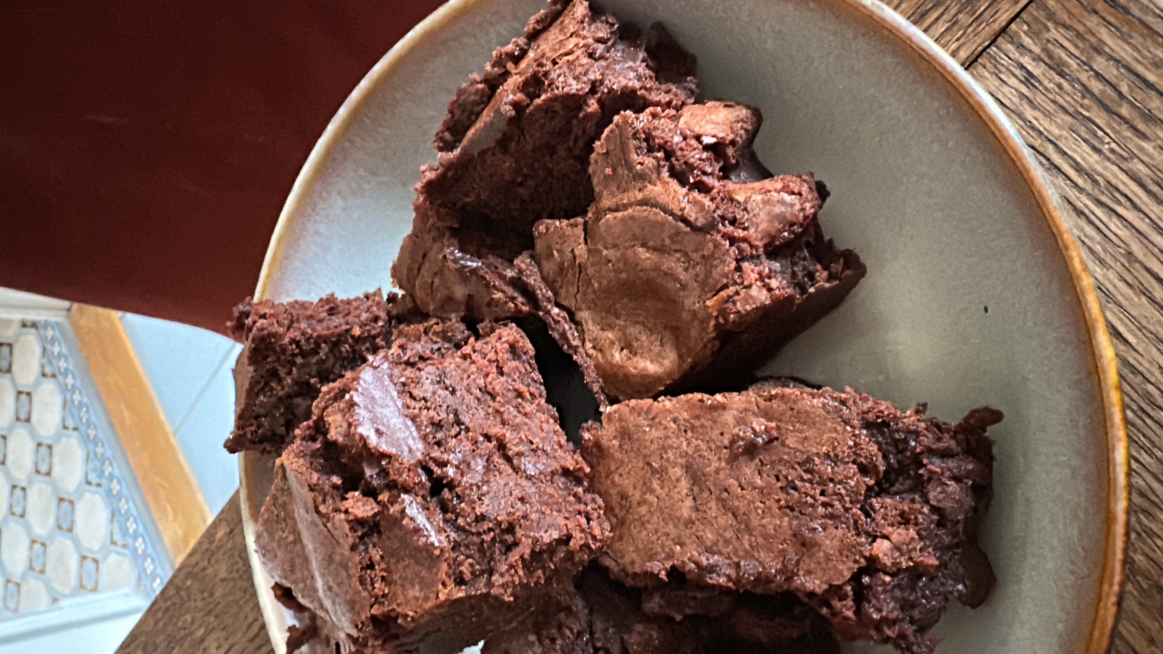 A picture of a good looking pile of chewy-looking chocolate brownies